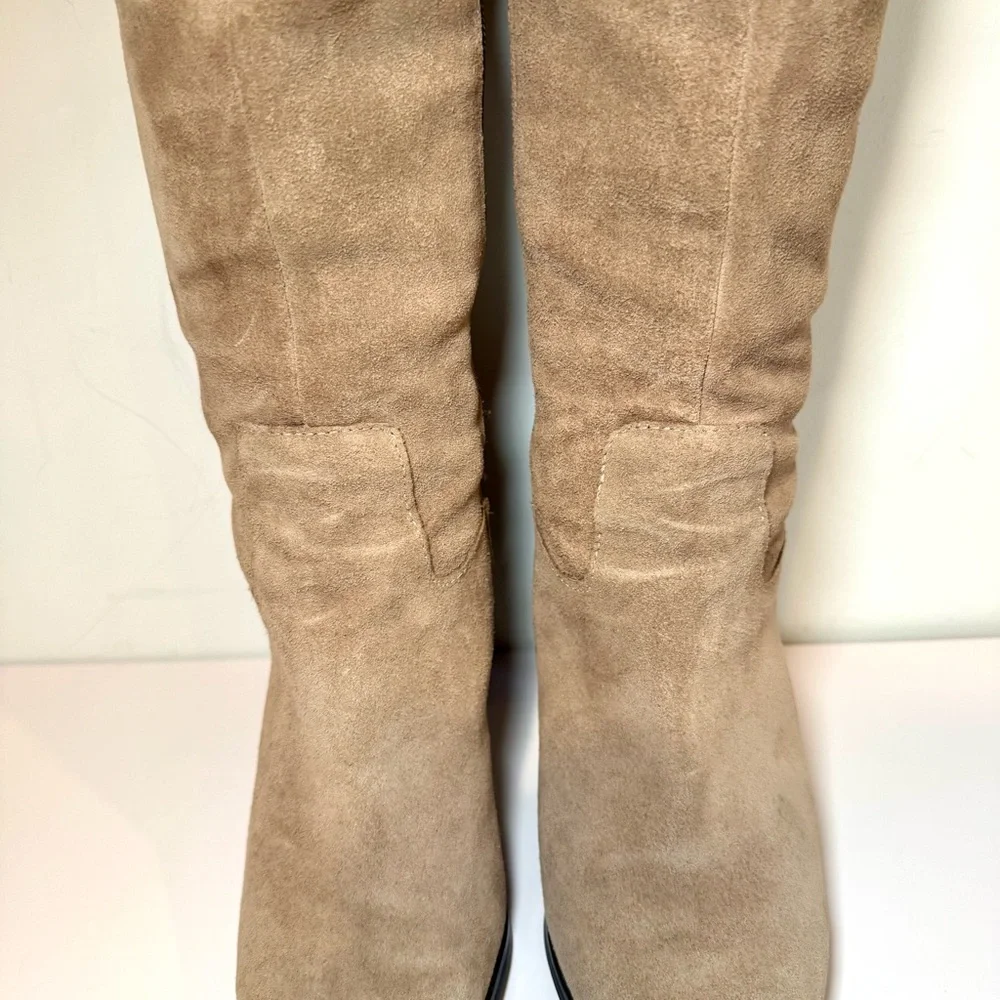 Lord & Taylor 424 Fifth Mikayla Tan Suede Knee High Boots W Block Heel, Sz 8.5